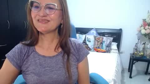 Bella online show from June 16, 11:31 pm