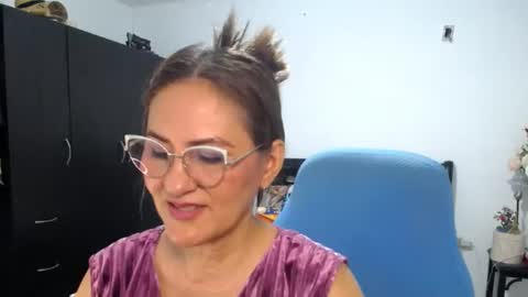 Bella online show from July 15, 1:33 am