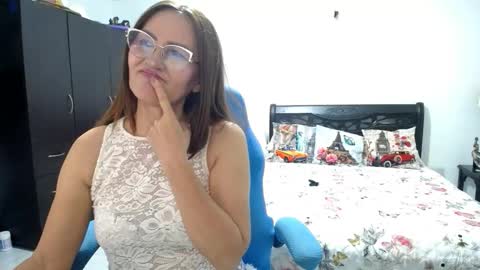 Bella online show from November 13, 11:18 pm