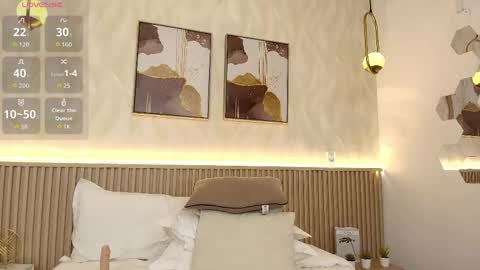 bella_millers online show from May 26, 7:31 pm