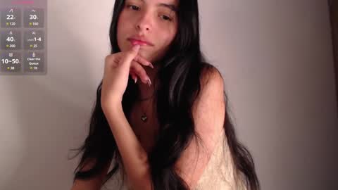 Snapshot of bella_musee chatting on February 13, 10:54 pm online show from February 13, 10:54 pm