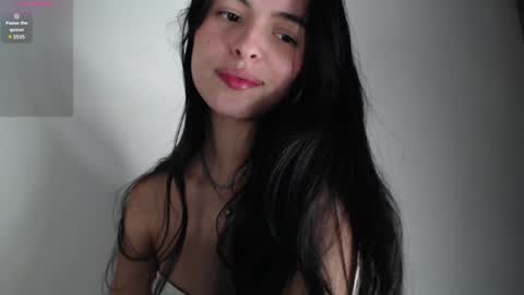 Snapshot of bella_musee chatting on January 23, 11:26 pm online show from January 23, 11:26 pm