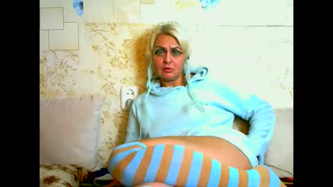 Bella Nathalie online show from October 6, 12:01 pm