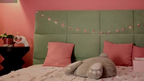 Bella NEW ROOM online show from May 21, 1:12 am