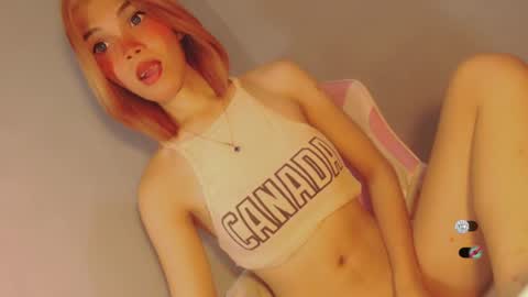 Snapshot of bella_tara chatting on December 12, 7:48 pm Bella online show from December 12, 7:48 pm