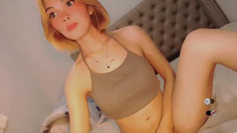 Snapshot of bella_tara chatting on February 2, 2:38 am Bella online show from February 2, 2:38 am