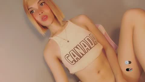 Snapshot of bella_tara chatting on December 26, 3:38 am Bella online show from December 26, 3:38 am