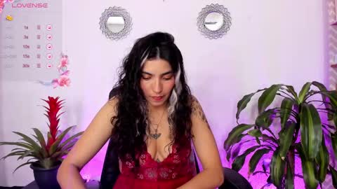 Snapshot of bella_thorne3 chatting on March 9, 9:57 pm Bella online show from March 9, 9:57 pm