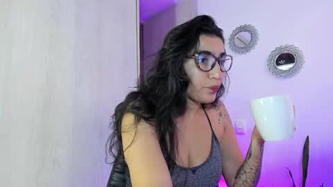 Bella online show from December 21, 9:10 pm