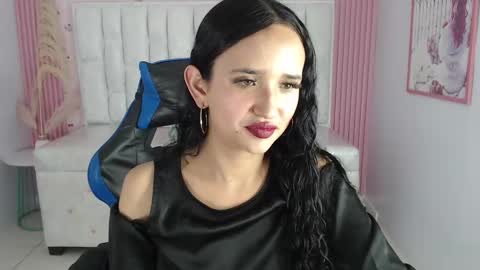 Bella online show from September 22, 8:35 pm