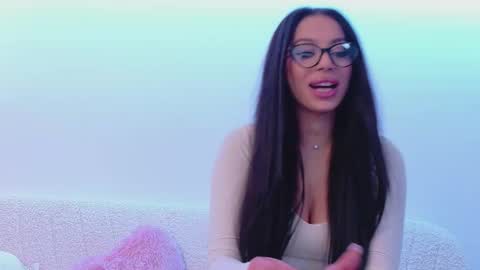 Bella online show from October 20, 7:52 pm