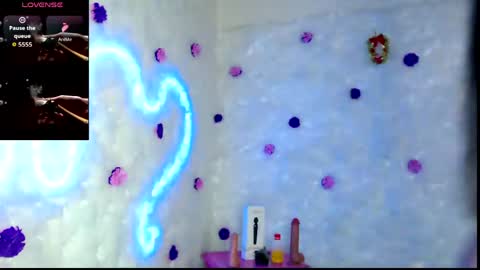 bella_warzon online show from March 31, 9:59 pm