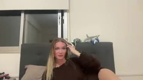 Bella Bloom online show from May 26, 6:03 pm