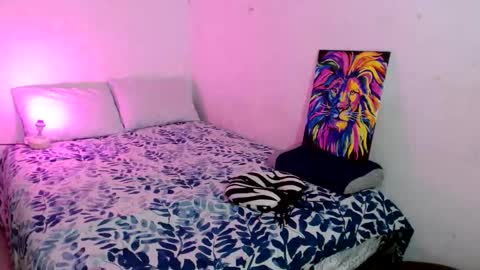 bellacurvy3 online show from December 17, 8:04 pm