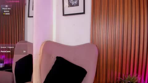 Snapshot of belladuboiss_ chatting on February 18, 5:53 pm belladuboiss_ online show from February 18, 5:53 pm