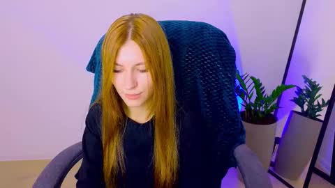 BellaFoxi online show from September 15, 4:30 pm