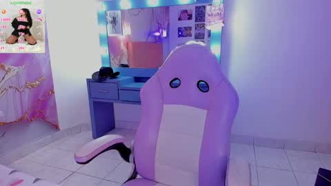 Snapshot of bellagreen_ chatting on September 15, 8:43 pm bellagreen_ online show from September 15, 8:43 pm