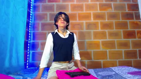 bellamy_094 online show from October 13, 5:48 pm