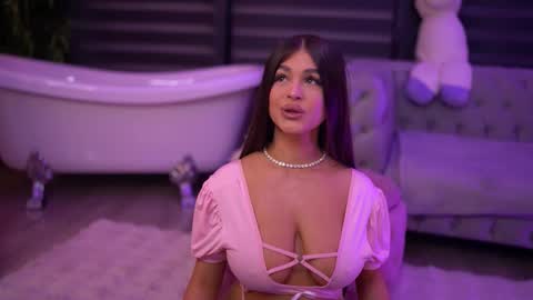 Bella online show from October 26, 6:29 pm