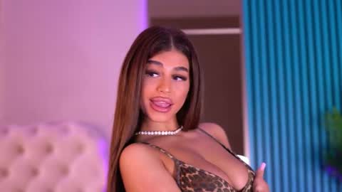 Bella online show from May 23, 7:32 pm