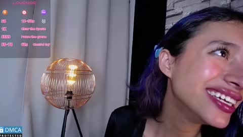 Snapshot of bellaodisea chatting on February 19, 1:40 am online show from February 19, 1:40 am