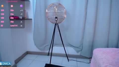 Snapshot of bellaodisea chatting on March 12, 7:47 pm online show from March 12, 7:47 pm