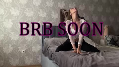 bellaparker_ online show from September 23, 10:09 am