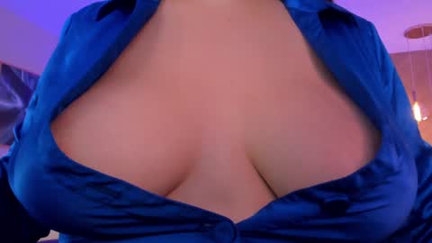 Snapshot of bellarosex1 chatting on January 17, 6:26 am Bella Rose online show from January 17, 6:26 am