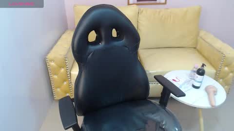 Bella online show from October 1, 5:23 pm