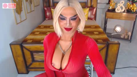 Snapshot of bellatrixxhuckerts chatting on January 22, 12:48 am B E L L A T R I X online show from January 22, 12:48 am