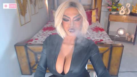 Snapshot of bellatrixxhuckerts chatting on February 25, 4:35 pm B E L L A T R I X online show from February 25, 4:35 pm