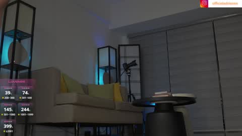 Belle Adrienne  IG  online show from February 11, 9:07 pm