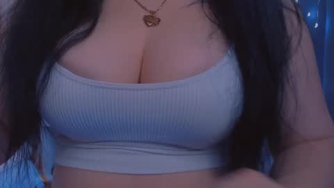 Snapshot of bellelovexx chatting on February 17, 7:37 am Hello I am kind friendly and cute girl online show from February 17, 7:37 am