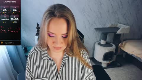 Your Annabelle Wolf  online show from January 9, 11:14 am