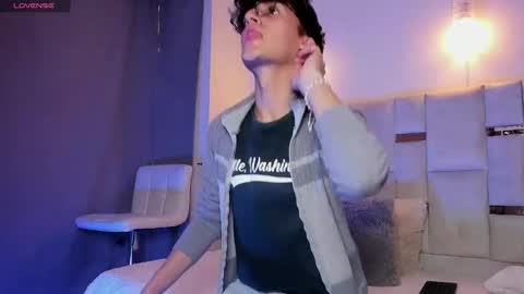 Neon online show from September 28, 7:23 pm