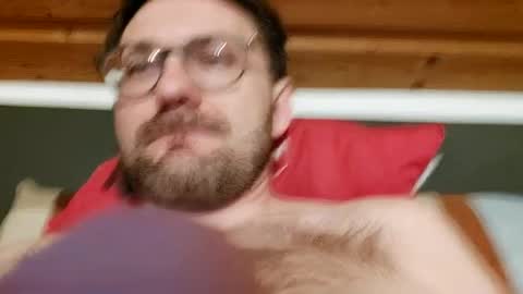 Snapshot of ben00189 chatting on February 24, 9:52 pm ben00189 online show from February 24, 9:52 pm