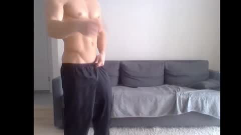 Snapshot of beniamain chatting on March 11, 7:35 am Alan online show from March 11, 7:35 am