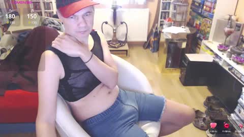 Snapshot of benijamin chatting on February 6, 12:15 pm benijamin online show from February 6, 12:15 pm