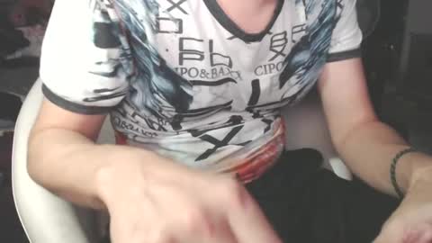 Snapshot of benijamin chatting on December 15, 10:58 pm benijamin online show from December 15, 10:58 pm