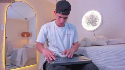 BENJAMIN online show from June 9, 2:55 am