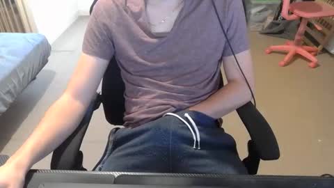 Benjifrenchi online show from October 31, 7:42 am