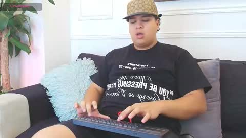 bennett_alejoo online show from November 1, 6:18 pm