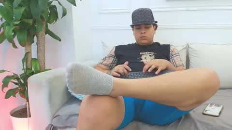 bennett_alejoo online show from October 17, 9:08 pm