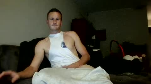 Snapshot of bennyc04041987 chatting on September 20, 7:22 am BennyC online show from September 20, 7:22 am