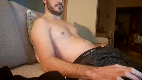 Snapshot of benoitgmx12 chatting on January 23, 7:18 pm benoitgmx12 online show from January 23, 7:18 pm