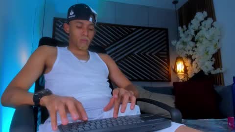 bento_fox online show from October 21, 4:28 am