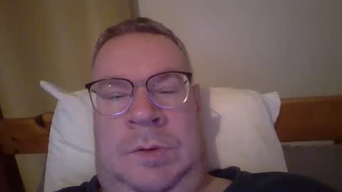 SimonJones2000 online show from April 10, 10:14 pm
