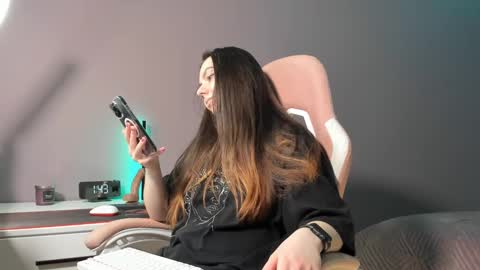 Snapshot of beriesniks chatting on March 9, 6:43 pm BeriesNiks online show from March 9, 6:43 pm