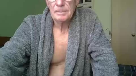 Snapshot of berlingobill chatting on January 30, 10:40 am Birthday Suit online show from January 30, 10:40 am