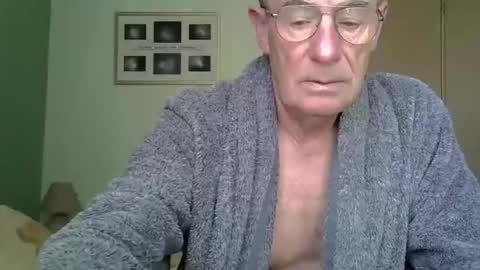 Snapshot of berlingobill chatting on January 25, 12:37 pm Birthday Suit online show from January 25, 12:37 pm